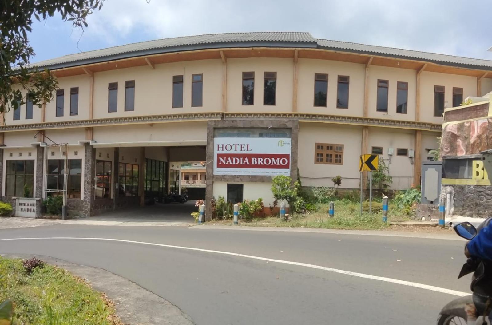 Hotel Nadia Μπρόμο Εξωτερικό φωτογραφία