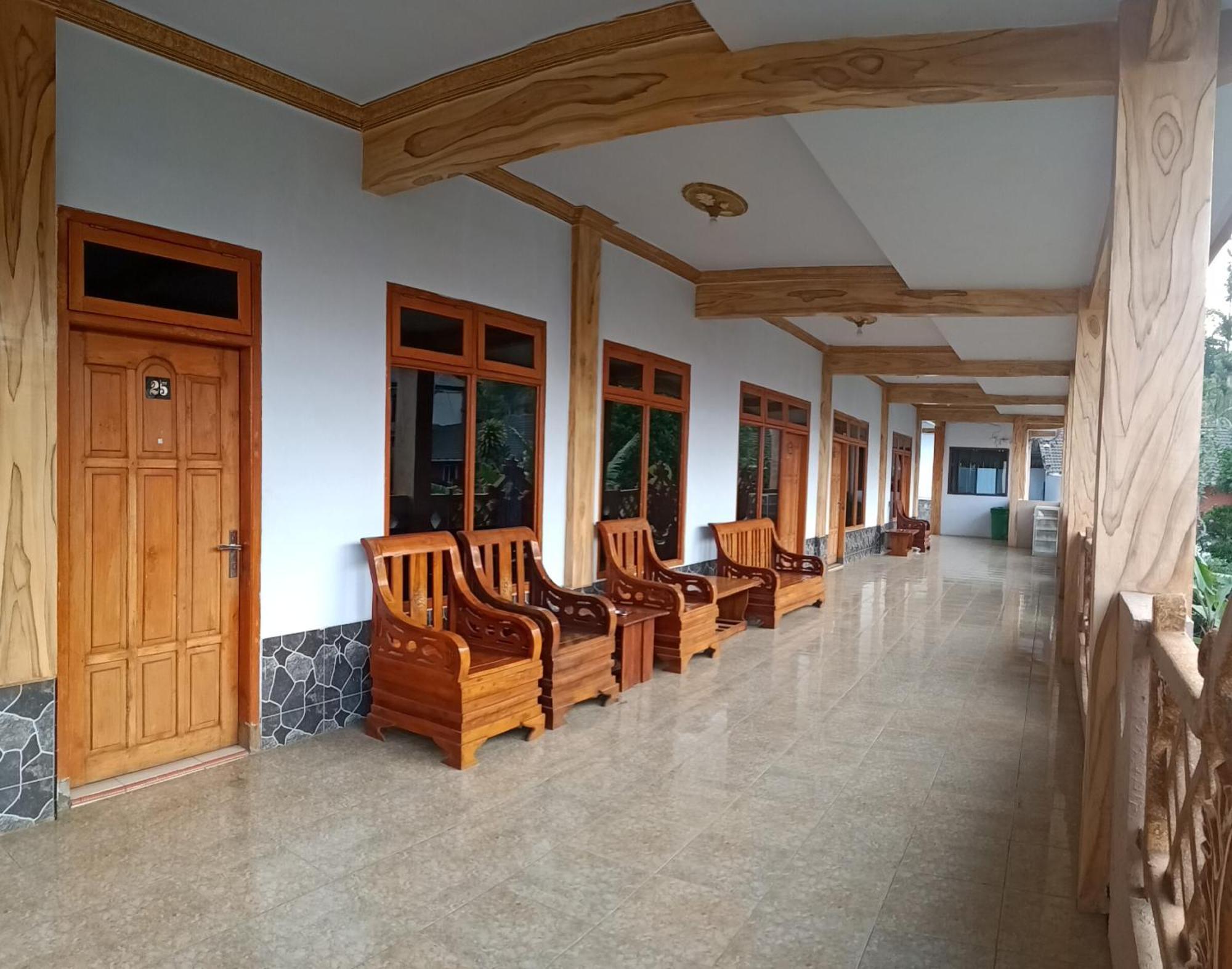 Hotel Nadia Μπρόμο Εξωτερικό φωτογραφία
